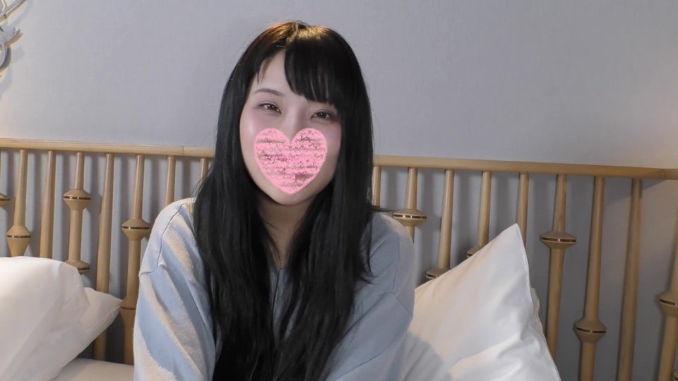 21-year-old bartender who enjoys saving money  E cup beautiful breasts  She is a serious girl but she is good at blowjob  Big labia minora and a piston that penetrates the narrow vagina  Testicle sperm cum shot 
