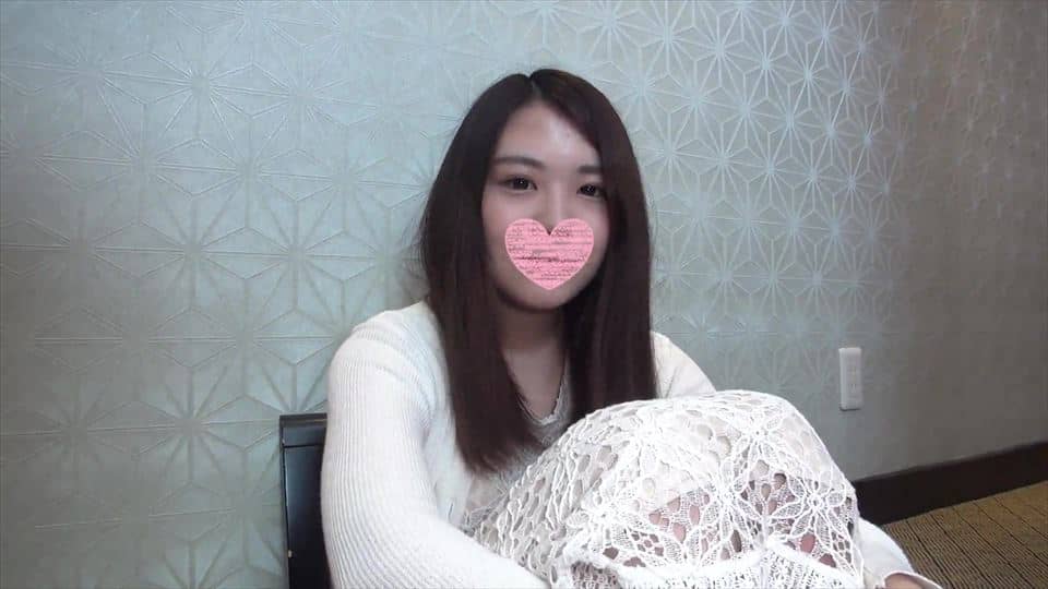 [First shot] [Creampie] Momojiri-chan with a slender figure is the first Gonzo experience in her life w I was shy but got wet while being shown my pussy I have shot a lot to the untreated jungle pussy
