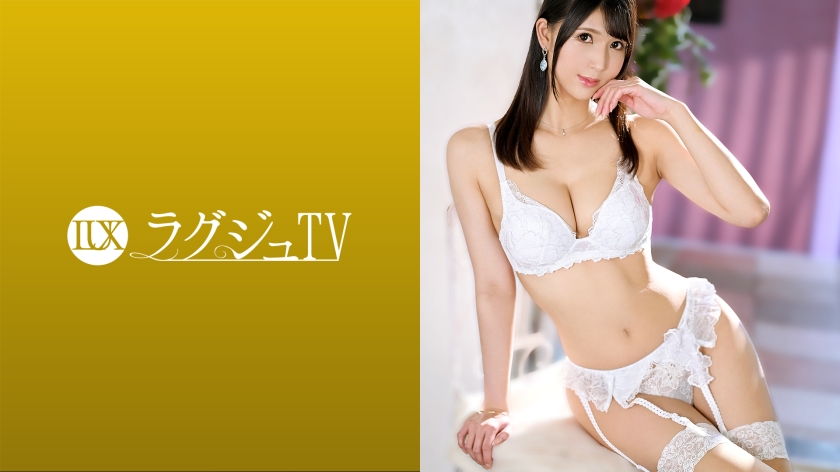 Luxury TV 1435 Introducing a cabin attendant with an attractive style that looks like a model. Contrary to the beautiful impression, you can enjoy the big cock with a nasty hip swing at the woman on top posture.